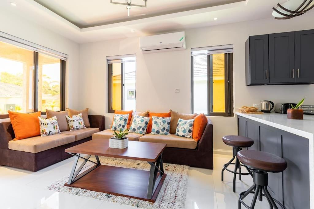 Sun Shine Luxury Villas 2 Bedroom Pool & Gym Ocho Rios St Ann Экстерьер фото